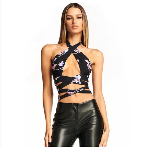 I.AM.GIA LIA WRAP TOP IN BLACK FLORAL - Picture 4 of 8